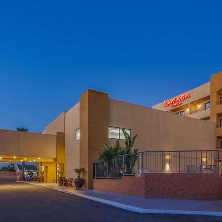 Ramada Plaza by Wyndham Garden Grove/Anaheim South Otel Dış mekan fotoğraf